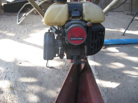 เครื่องแหวกร่องในข้าว