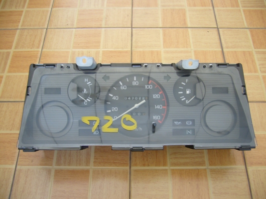 ขาย คอนโซลและอุปกรณ์ภายในdatsun 720 ตัวนอกสวยๆๆยกชุด (0866208316)เจ๋ง