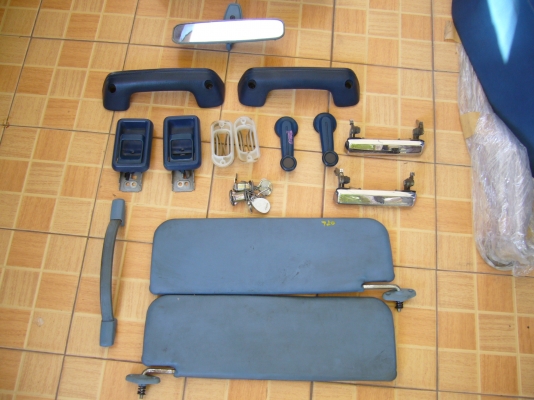 ขาย คอนโซลและอุปกรณ์ภายในdatsun 720 ตัวนอกสวยๆๆยกชุด (0866208316)เจ๋ง