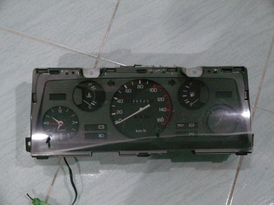 ขาย คอนโซลและอุปกรณ์ภายในdatsun 720 ตัวนอกสวยๆๆยกชุด (0866208316)เจ๋ง