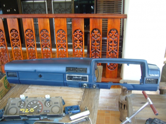 ขาย คอนโซลและอุปกรณ์ภายในdatsun 720 ตัวนอกสวยๆๆยกชุด (0866208316)เจ๋ง