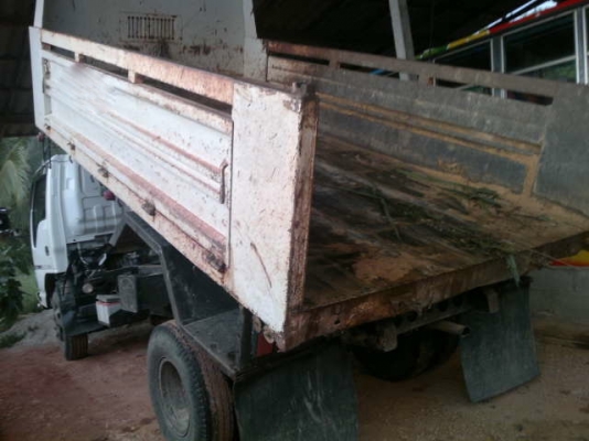 รถอิซูซุ 6 ล้อดั๊ม NQR 150 แรงม้า ปี 51  สนใจติดต่อ 081 - 6079515