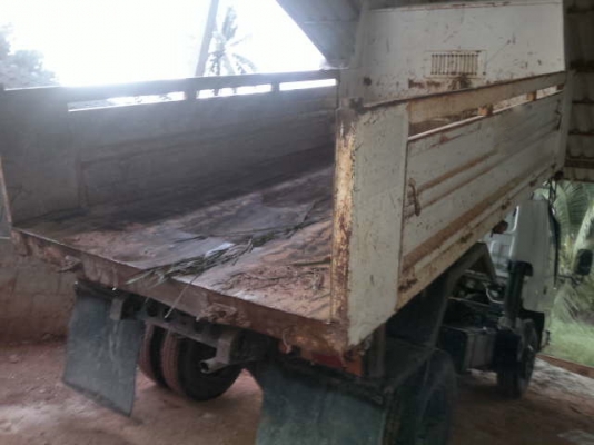 รถอิซูซุ 6 ล้อดั๊ม NQR 150 แรงม้า ปี 51  สนใจติดต่อ 081 - 6079515