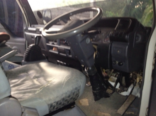 รถอิซูซุ 6 ล้อดั๊ม NQR 150 แรงม้า ปี 51  สนใจติดต่อ 081 - 6079515