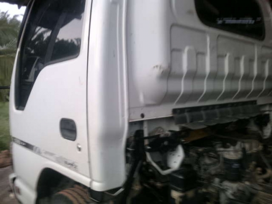 รถอิซูซุ 6 ล้อดั๊ม NQR 150 แรงม้า ปี 51  สนใจติดต่อ 081 - 6079515