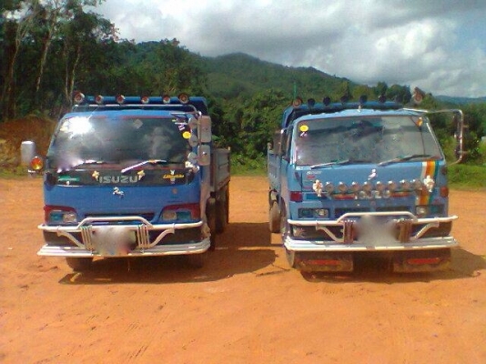 รถอิซูซุ 6 ล้อดั๊ม 130 / 115 แรงม้า  ( มีขาย 2 คัน ) สนใจติดต่อ 081 - 6079515