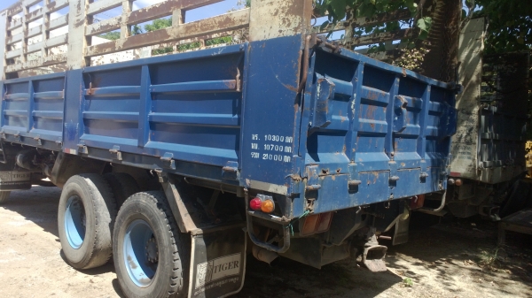 10ล้อ2เพลาอีซูซุร็อคกี้คัสซี210แรง(วางเครื่องแดวู340แรง) รถสวย