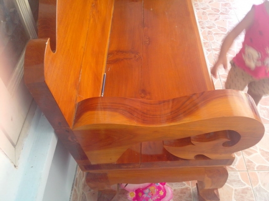 ขายโต๊ะไม้สัก และ ประดู่ ราคาถูก