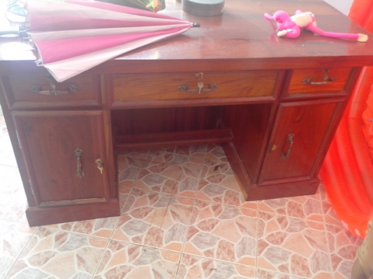 ขายโต๊ะไม้สัก และ ประดู่ ราคาถูก