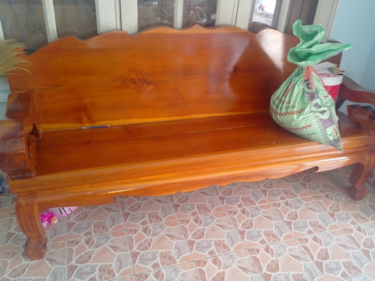 ขายโต๊ะไม้สัก และ ประดู่ ราคาถูก