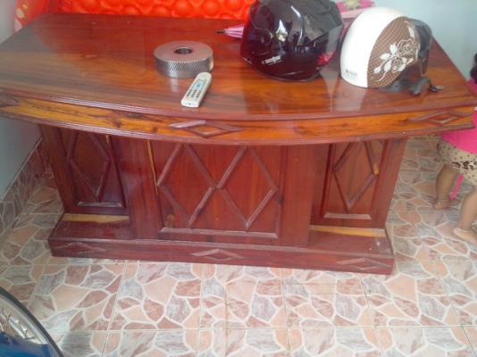 ขายโต๊ะไม้สัก และ ประดู่ ราคาถูก