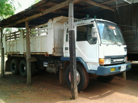 MITSUBISHI FUSO FN527 TD 195 HP 6D16 สิบล้อดั๊มพ์ 2 เพลา กระบะดั๊มพ์เหล็ก 12 ตันสภาพอย่างสวย เครื่องแน่นดีแห้งดีไม่มีเยิ้ม หัวเก๋งตาเหลี่ยมภายในเก๋งคอนโซลสวยครบ พวงมาลัยเพาเวอร์ เบรคทริ๊ปฟี้ ช่วงล่างคัชซีสวยเดิมๆไม่มีบวม ยางสภาพดี 10 เส้นพร้อมบรรทุกได้เลย