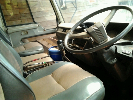 MITSUBISHI FUSO FN527 TD 195 HP 6D16 สิบล้อดั๊มพ์ 2 เพลา กระบะดั๊มพ์เหล็ก 12 ตันสภาพอย่างสวย เครื่องแน่นดีแห้งดีไม่มีเยิ้ม หัวเก๋งตาเหลี่ยมภายในเก๋งคอนโซลสวยครบ พวงมาลัยเพาเวอร์ เบรคทริ๊ปฟี้ ช่วงล่างคัชซีสวยเดิมๆไม่มีบวม ยางสภาพดี 10 เส้นพร้อมบรรทุกได้เลย