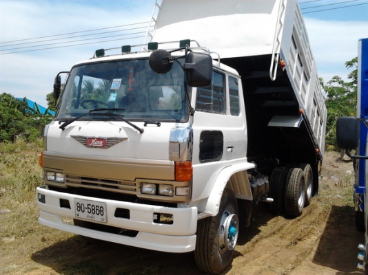 ขาย 10ล้อ2เพลาดั๊ม HINO KT920 เครื่อง6BF1 185แรง(ใบคุม) เครื่องดีฟิตใหม่ ไม่เยิ้ม ช่วงล่าง2เพลาRocky คัสซีดี เก็บงานแล้ว สีบิวด์ใหม่ทั้งคัน สวย หัวบาง ภายในครบ แอร์มีระบบ เบรคทริฟฟี่ สโลว์อินเตอร์3สปีด ยางดี10เส้น สภาพจบๆไม่ต้องทำไรเพิ่ม พร้อมใช้ พร้อมลุย