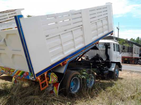 ขาย 10ล้อ2เพลาดั๊ม HINO KT920 เครื่อง6BF1 185แรง(ใบคุม) เครื่องดีฟิตใหม่ ไม่เยิ้ม ช่วงล่าง2เพลาRocky คัสซีดี เก็บงานแล้ว สีบิวด์ใหม่ทั้งคัน สวย หัวบาง ภายในครบ แอร์มีระบบ เบรคทริฟฟี่ สโลว์อินเตอร์3สปีด ยางดี10เส้น สภาพจบๆไม่ต้องทำไรเพิ่ม พร้อมใช้ พร้อมลุย