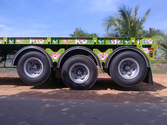 ขายหางพื้นเรียบ3 เพลา ต่อใหม่จากอู่ ราคา 460,000.00 (ไม่รวมยางและกระทะ)  หางโลว์เบด 2 เพลา ราคา 480,000.00 (ไม่รวมยางและกระทะ)  ขายกระทะใหม่ขอบ 20 x 7.00 ราคาลูกละ 1,800.00