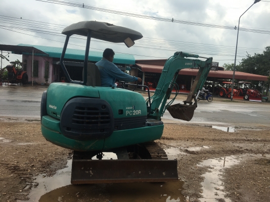 รถแมคโครมือสอง ขายรถแมคโครโคมัดสุ ราคา335000บาทสนใจ โทร 081-365-5997 อำพร พาเจริญ ส่งฟรีครับ(มีค้าแนะนำถ้ามาจากเฟสใครแจ้งทางร้านด้ายนะครับมีค้าแนะนำ5000บาท) ต. วังบัว อ. คลองขลุงจ.กำแพงเพชร ดูสินค้าเพิ่มเติมได้ที่  (http://buasorn.truck2hand.com)