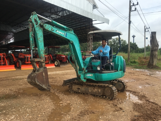 รถแมคโครมือสอง ขายรถแมคโครโคมัดสุ ราคา335000บาทสนใจ โทร 081-365-5997 อำพร พาเจริญ ส่งฟรีครับ(มีค้าแนะนำถ้ามาจากเฟสใครแจ้งทางร้านด้ายนะครับมีค้าแนะนำ5000บาท) ต. วังบัว อ. คลองขลุงจ.กำแพงเพชร ดูสินค้าเพิ่มเติมได้ที่  (http://buasorn.truck2hand.com)