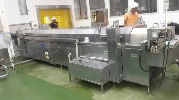 เครื่องทอดอัตโนมัติ สายพานกว้าง60เซ็นยาว6เมตร ของญี่ปุ่น ขาย150,000บาท