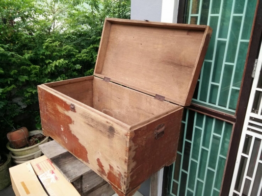 หีบไม้สักโบราณไม้แผ่นเดียวใบใหญ่