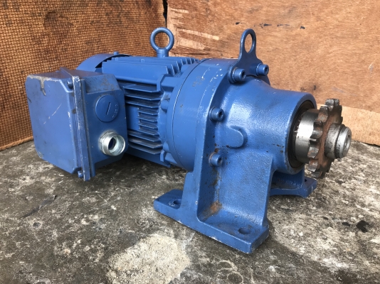 ขายมอเตอร์เกียร์ Cycro drive Sumitomo 1HP. 380V อัตราทด 1:35 เพลาออกประมาณ 40 รอบต่อนาที สภาพสวยมาก หมุนนิ่ม พร้อมใช้งาน ขายมอเตอร์เกียร์ Cycro drive Sumitomo 1HP. 380V อัตราทด 1:35 เพลาออกประมาณ 40 รอบต่อนาที สภาพสวยมาก หมุนนิ่ม พร้อมใช้งาน