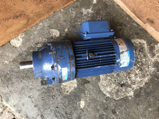 ขายมอเตอร์เกียร์ Cycro drive Sumitomo 1HP. 380V อัตราทด 1:71 เพลาออกประมาณ 20 รอบต่อนาที มีระบบเบรคในตัว สภาพสวย หมุนนิ่ม พร้อมใช้งาน