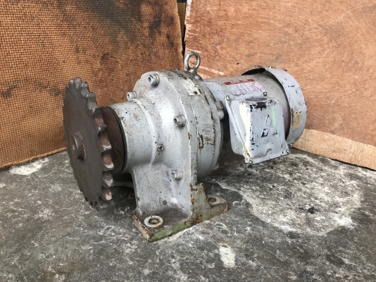 ขายมอเตอร์เกียร์ Cycro drive Sumitomo 2HP. 380V อัตราทด 1:29 เพลาออกประมาณ 48 รอบต่อนาที สภาพสวย หมุนนิ่ม พร้อมใช้งาน