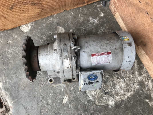 ขายมอเตอร์เกียร์ Cycro drive Sumitomo 2HP. 380V อัตราทด 1:29 เพลาออกประมาณ 48 รอบต่อนาที สภาพสวย หมุนนิ่ม พร้อมใช้งาน