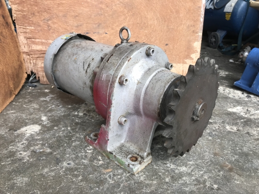 ขายมอเตอร์เกียร์ Cycro drive Sumitomo 2HP. 380V อัตราทด 1:29 เพลาออกประมาณ 48 รอบต่อนาที สภาพสวย หมุนนิ่ม พร้อมใช้งาน