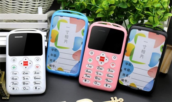 card phone ขนาดเท่าบัตรประชาชน กลัวลูกหายจัดไป