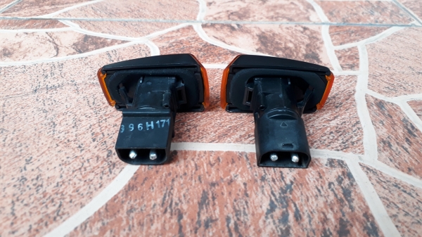 ไฟเลี้ยวแก้ม VOLVO V850 แท้