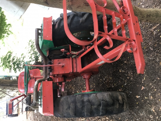 รถไถนั่งขับจักรวาลยนต์ สามเกียร์พร้อมใช้