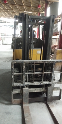 โฟร์คลิฟ ทีซีเอ็ม 2ตัน เสา3เมตร เครื่องดีเซล