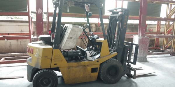 โฟร์คลิฟ ทีซีเอ็ม 2ตัน เสา3เมตร เครื่องดีเซล