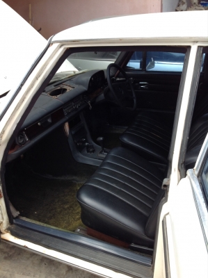 ขาย Benz W 114 เครื่อง 6 สูบ Twin cam เกียร์ออโต้ เครื่องดี เกียร์ดี ช่วงล่างดีครับ ขาย Benz W 114 เครื่อง 6 สูบ Twin cam เกียร์ออโต้ เครื่องดี เกียร์ดี ช่วงล่างดีครับ