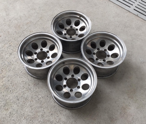 ล้อลายหยดน้ำMickeythompson Classic เงาๆ ขอบ15x8 off-27 ออฟลึกๆ สภาพสวย