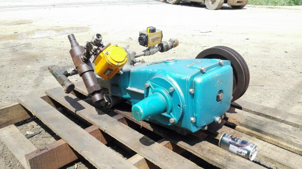 ปั้มสามสูบฉีดน้ำแรงดันUSA CAT PUMPS Made in USA รุ่น 3520 ปั้มสามสูบฉีดน้ำแรงดันUSA CAT PUMPS Made in USA รุ่น 3520