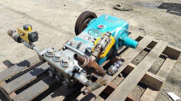 ปั้มสามสูบฉีดน้ำแรงดันUSA CAT PUMPS Made in USA รุ่น 3520 ปั้มสามสูบฉีดน้ำแรงดันUSA CAT PUMPS Made in USA รุ่น 3520