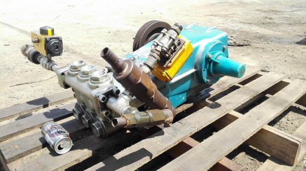 ปั้มสามสูบฉีดน้ำแรงดันUSA CAT PUMPS Made in USA รุ่น 3520 ปั้มสามสูบฉีดน้ำแรงดันUSA CAT PUMPS Made in USA รุ่น 3520