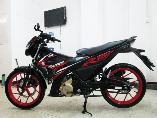 (โอนฟรี) ขาย Suzukl Raider 150 Fi หัวฉีดตัวใหม่ล่าสุด ปี 2017 ไมล์แท้ 4065 กม