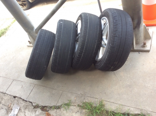 ขายแม็กพร้อมยาง 3200บาท ขายแม็กพร้อมยาง 3200บาท