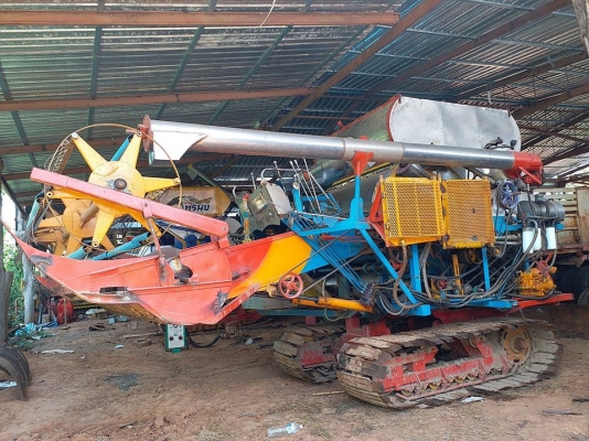 ขายรถเกี่ยวข้าว ไทยเส็ง เครื่องอีซูซุ210 ปั๊ม23 มอเตอร์90 โซ่ดี ช่วงล่าง10
