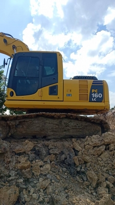 ขายดาวน์ แบ็คโฮ KOMATSU PC160 LC-8 รถปี 60 ใช้ 3,000 ชม. ขายดาวน์ 450,000 .- ผ่อนต่อ 34 งวด งวดละ 72,000 .-
