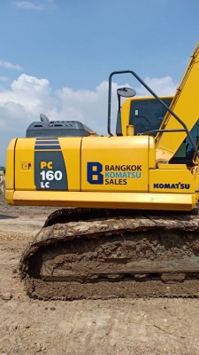 ขายดาวน์ แบ็คโฮ KOMATSU PC160 LC-8 รถปี 60 ใช้ 3,000 ชม. ขายดาวน์ 450,000 .- ผ่อนต่อ 34 งวด งวดละ 72,000 .-