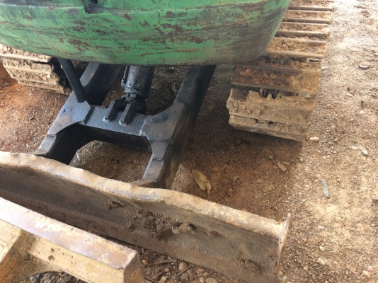 ขายรถแบคโฮ ขนาด 30 เครื่อง 4 สูบ ปั๊มนิ้ว คอลโทรลสั้น ราคา 120000