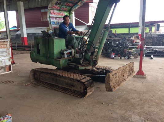ขายรถแบคโฮ ขนาด 30 เครื่อง 4 สูบ ปั๊มนิ้ว คอลโทรลสั้น ราคา 120000