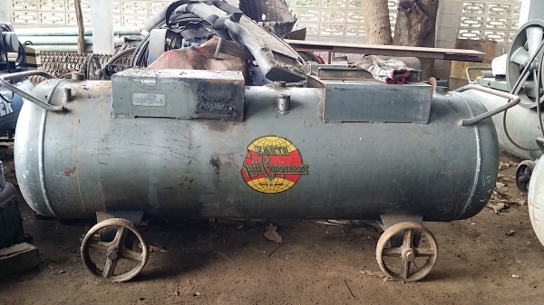 หัวปั้มลมญี่ปุ่น ฟูจิ 5 แรง หัวสภาพดี ต่อใช้งานได้เลย พร้อมถังลมฟูจิ  300 ลิตร ...ดูคลิปได้ที่เพจ...