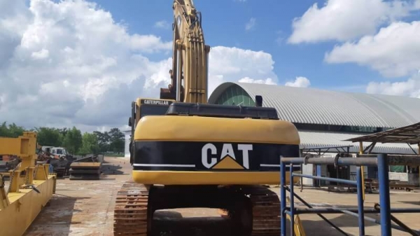 CAT 330C