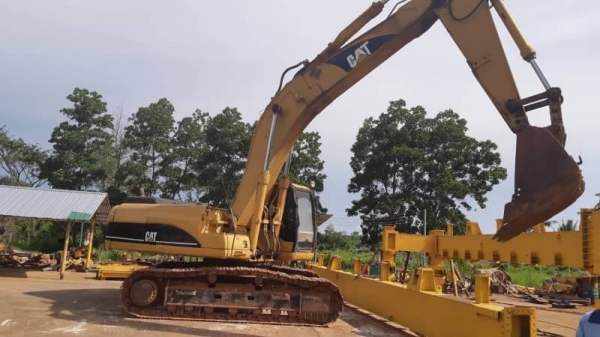 CAT 330C