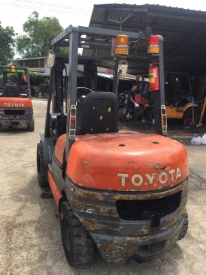 ขายด่วนรถยก 3.0 ตัน เสายกสูง 4.0 ม.ไซร์ชิฟ